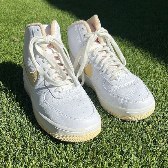 LIKE NEW! NIKE AIR FORCE Sculpt! - Picture 14 of 16